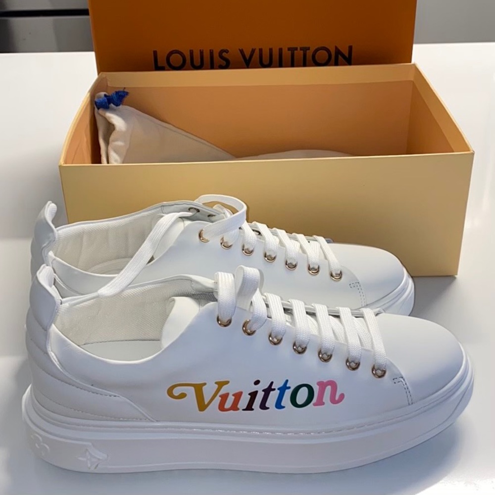 Louie Vuitton Time out sneaker size 9.5